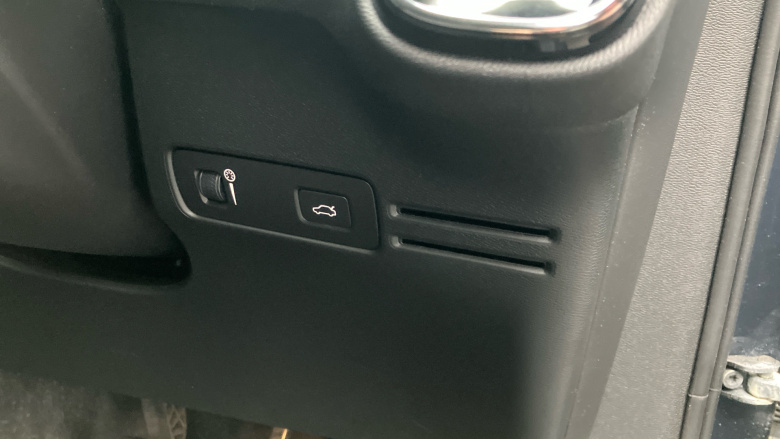 Volvo Xc40 1.5 T3 [163] Momentum 5dr Petrol Estate